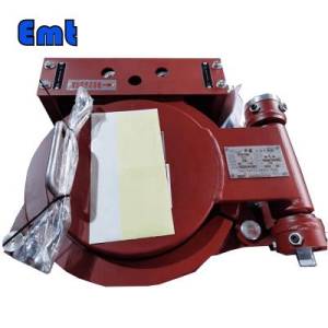 Clamp type quick opening closure